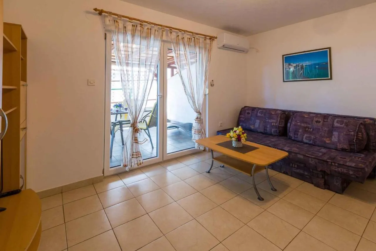 One-Bedroom Apartment In Crikvenica Xxxi Dramalj Croaţia