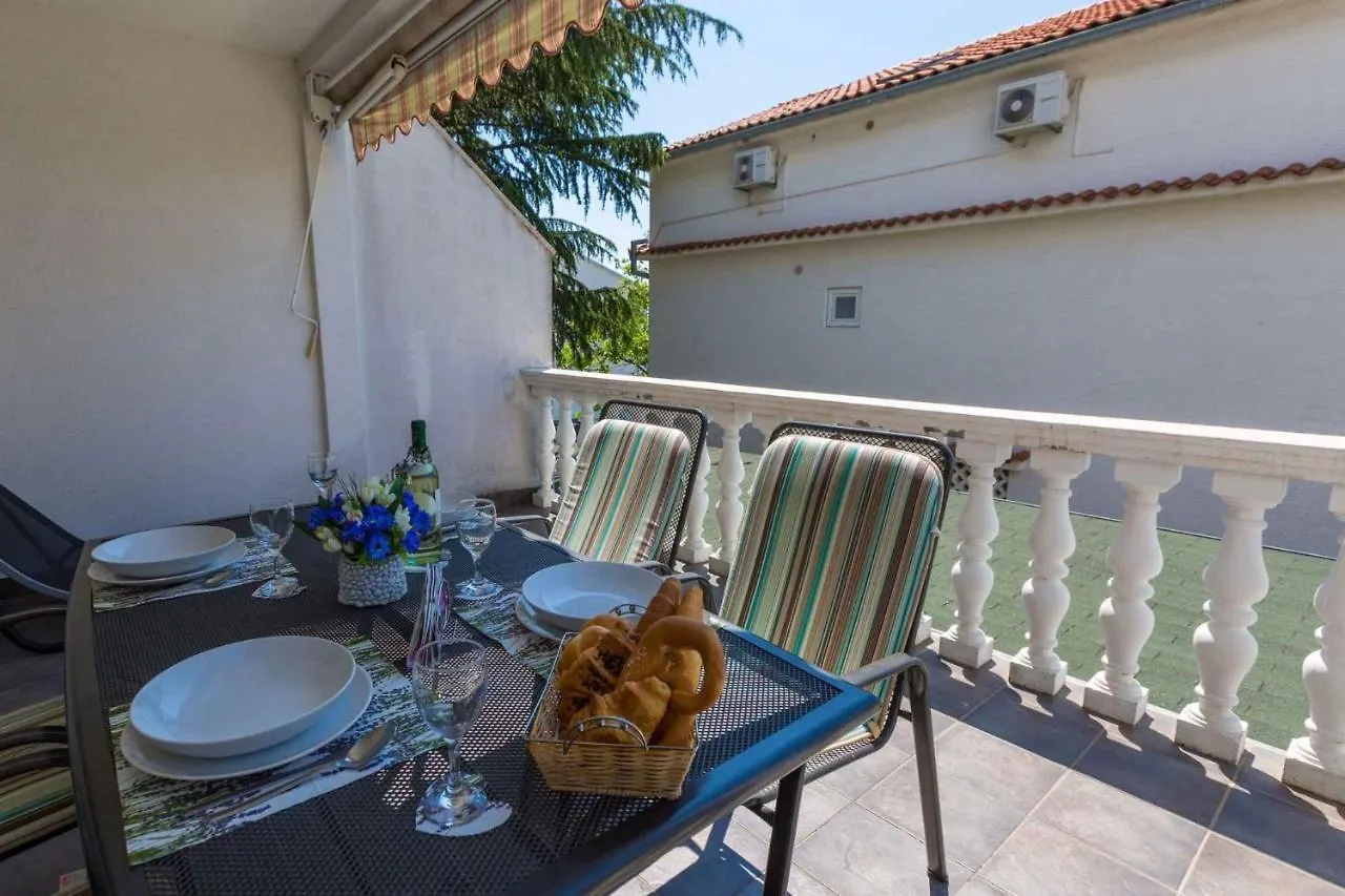 One-Bedroom Apartment In Crikvenica Xxxi Dramalj Croaţia