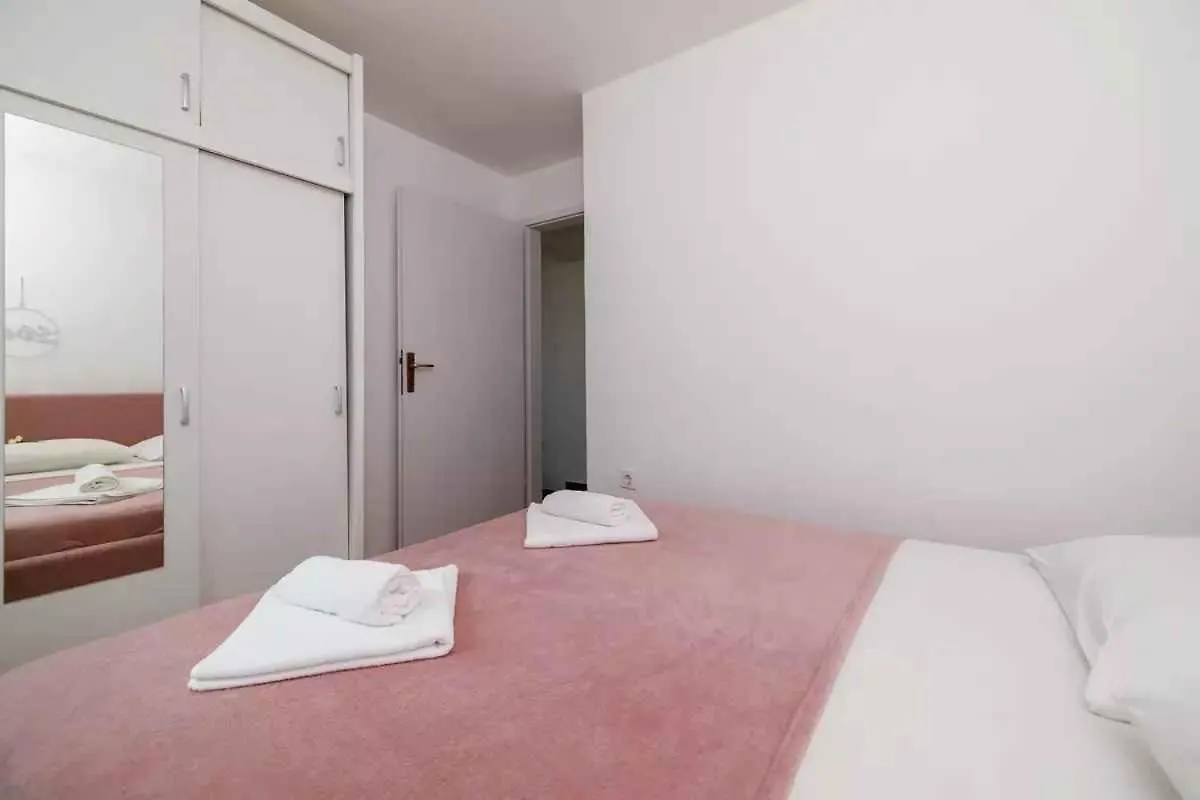 One-Bedroom Apartment In Crikvenica Xxxi Dramalj Croaţia
