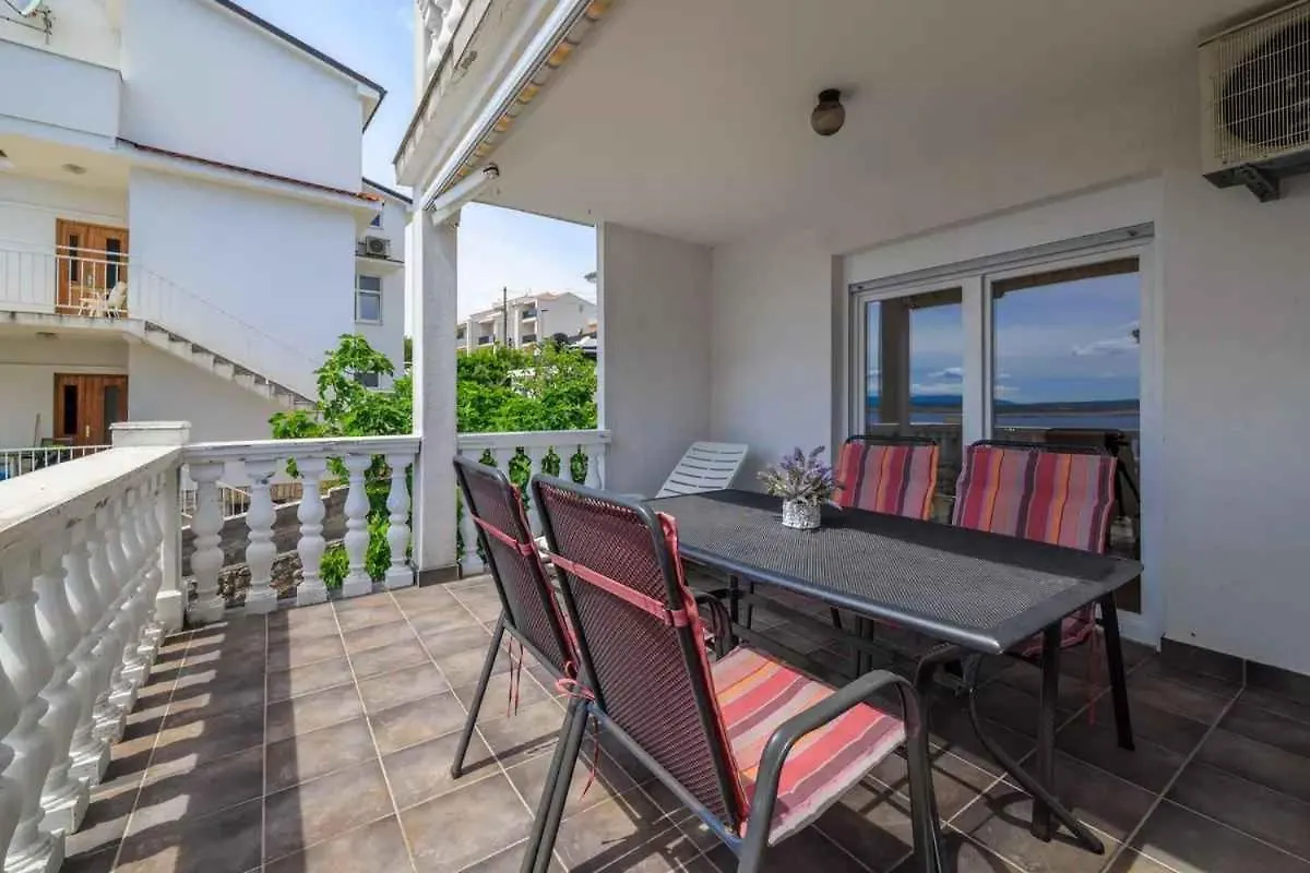 One-Bedroom Apartment In Crikvenica Xxxi Dramalj Croaţia