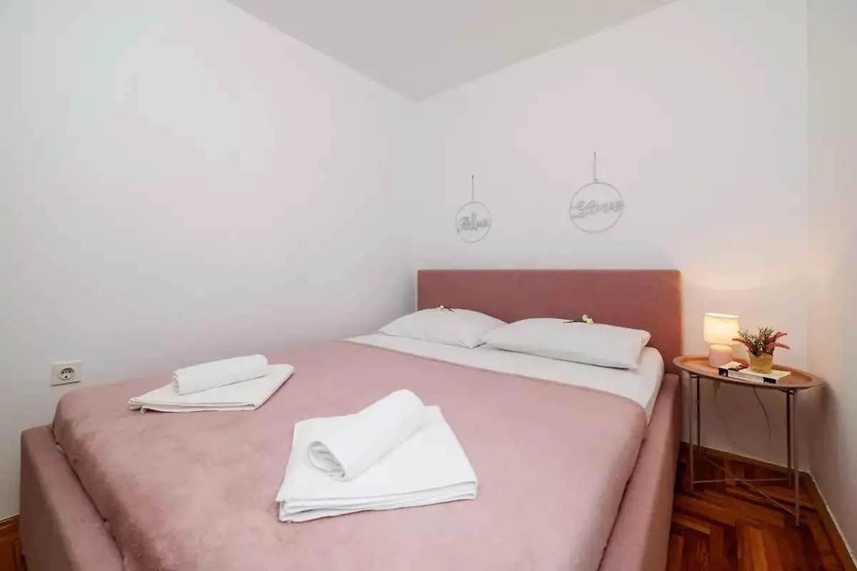 One-Bedroom Apartment In Crikvenica Xxxi Dramalj Croaţia
