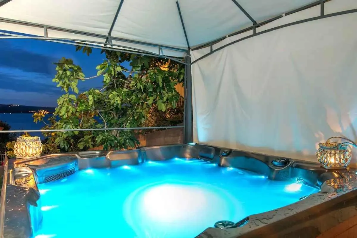 One-Bedroom Apartment In Crikvenica Xxxi Dramalj Croaţia