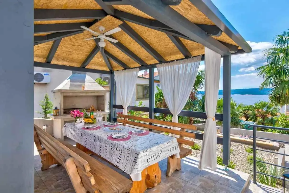 One-Bedroom Apartment In Crikvenica Xxxi Dramalj Croaţia